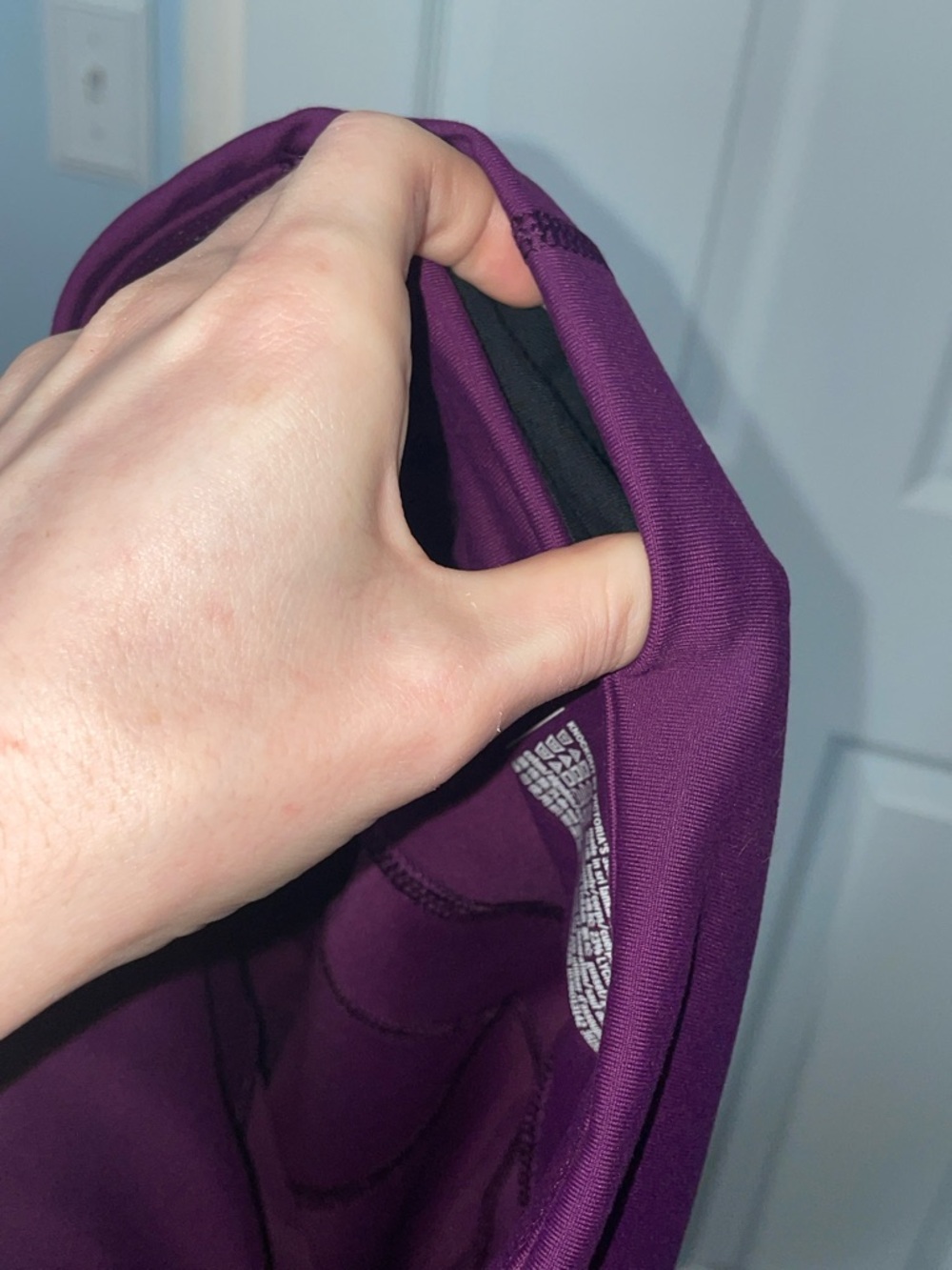 Victoria's Secret Knockout Purple High-Rise Capri Leggings - Picture 4 of 4